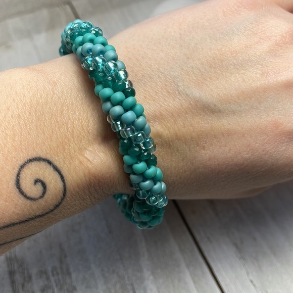 Aqua twist bracelet - Picture 7 of 7